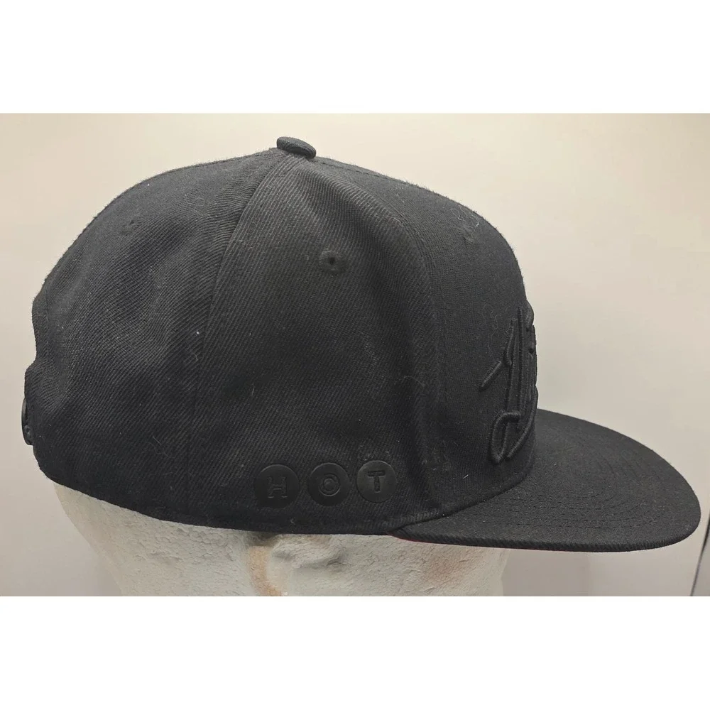 N/A statement headwear